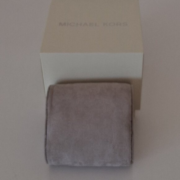 Michael Kors Watch MK8157 – Brand New in Box (Black) - Picture 3 of 5